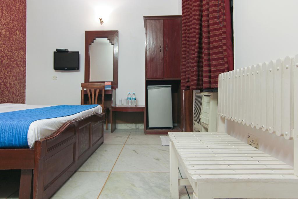 Hotel Rahul Palace New Delhi Exteriör bild