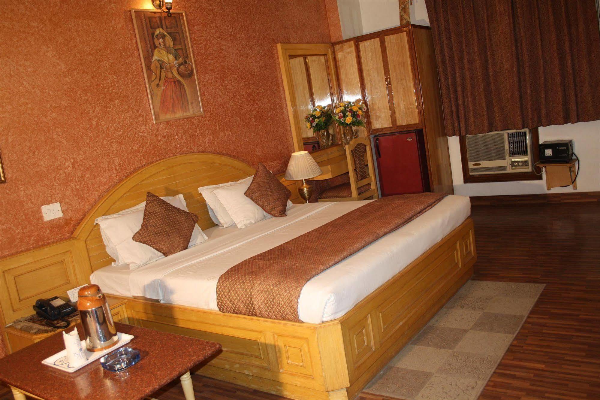 Hotel Rahul Palace New Delhi Rum bild