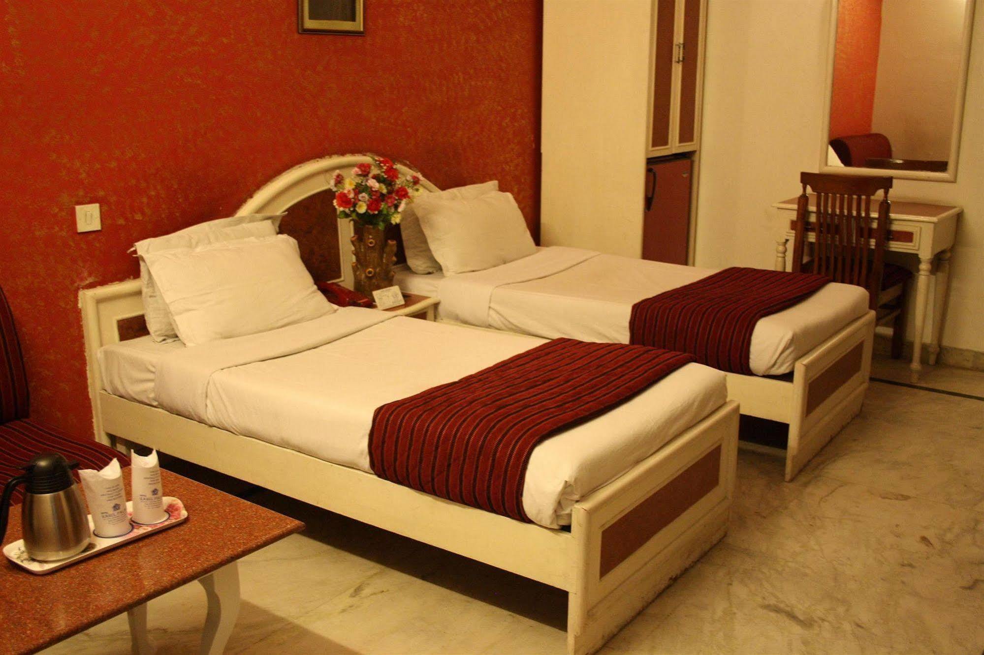 Hotel Rahul Palace New Delhi Rum bild