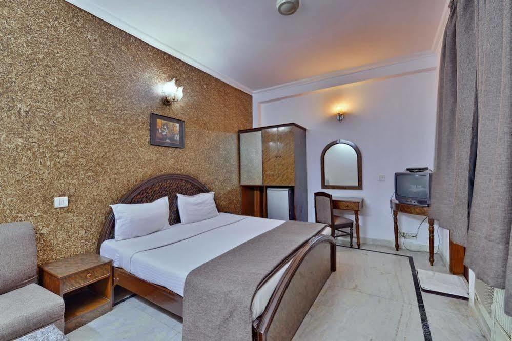 Hotel Rahul Palace New Delhi Exteriör bild