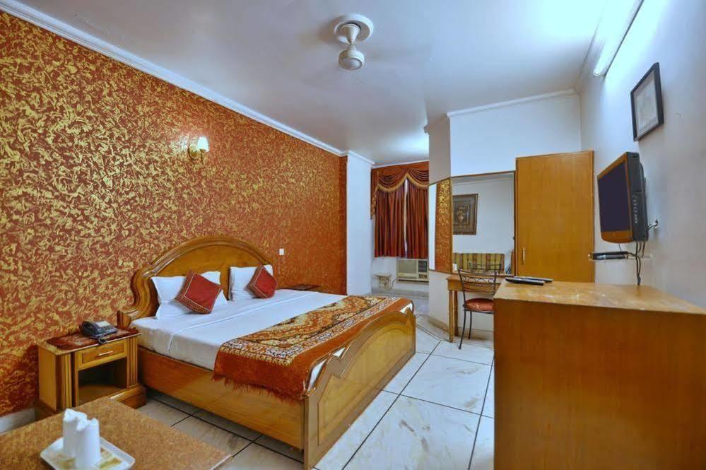 Hotel Rahul Palace New Delhi Exteriör bild